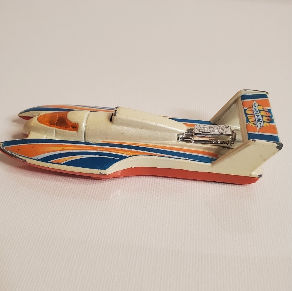Vintage 1995- Hot Wheels "hydroplane"